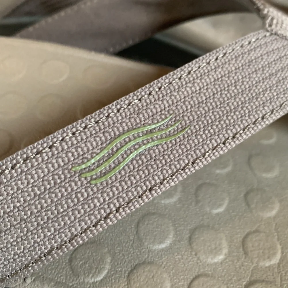 Vionic sz 12(M) or 13 (W) rubber sandals in taupe